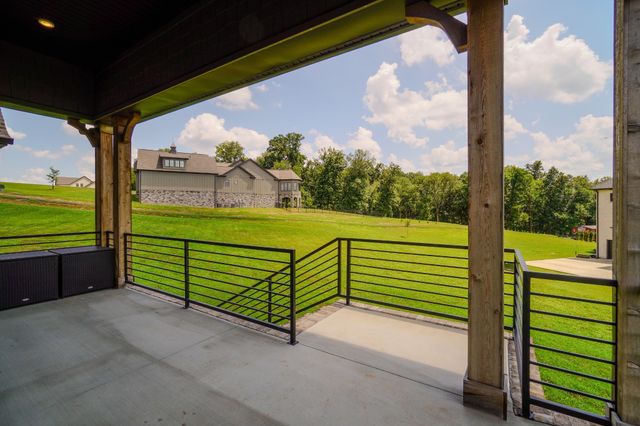 1043 Emerald Valley Dr, Castalian Springs, TN 37031