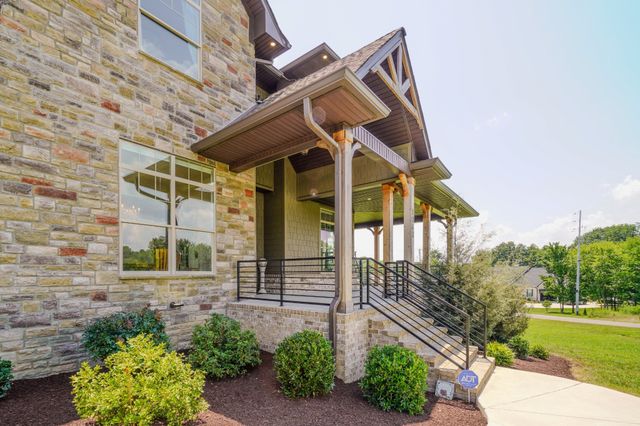 1043 Emerald Valley Dr, Castalian Springs, TN 37031