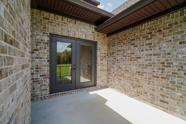 1043 Emerald Valley Dr, Castalian Springs, TN 37031