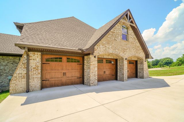 1043 Emerald Valley Dr, Castalian Springs, TN 37031