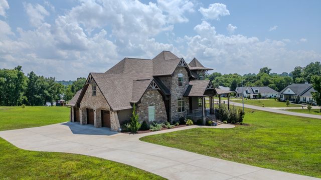 1043 Emerald Valley Dr, Castalian Springs, TN 37031