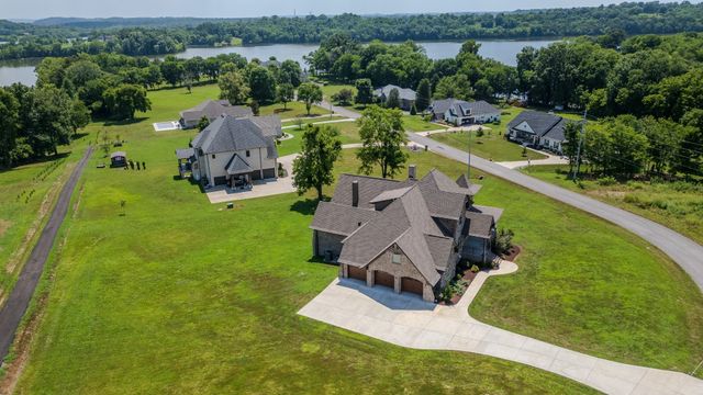 1043 Emerald Valley Dr, Castalian Springs, TN 37031