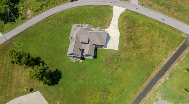 1043 Emerald Valley Dr, Castalian Springs, TN 37031