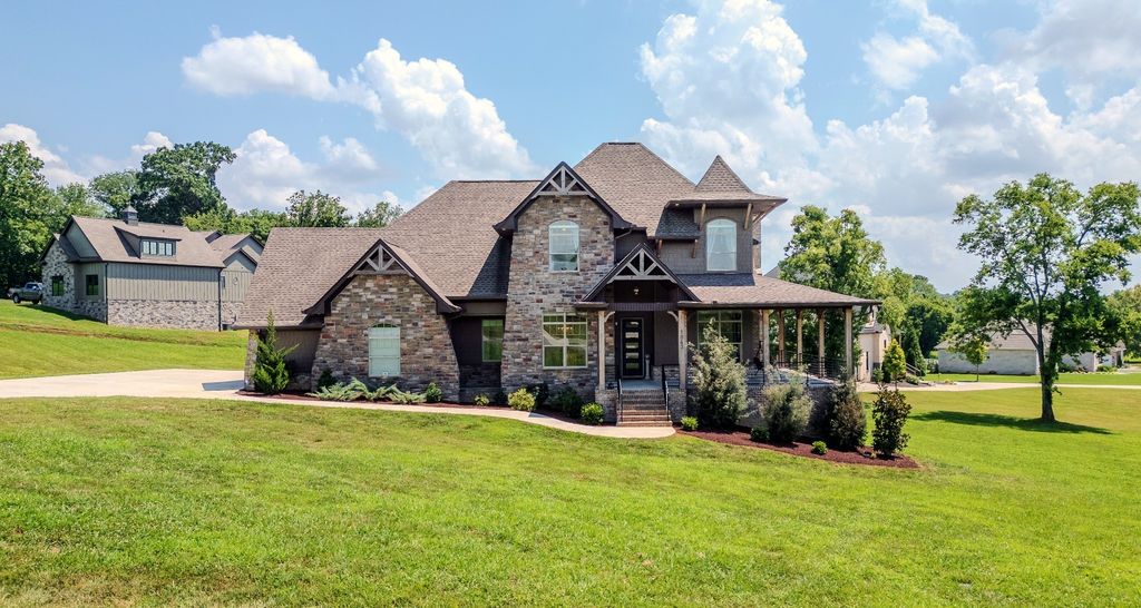 1043 Emerald Valley Dr, Castalian Springs, TN 37031