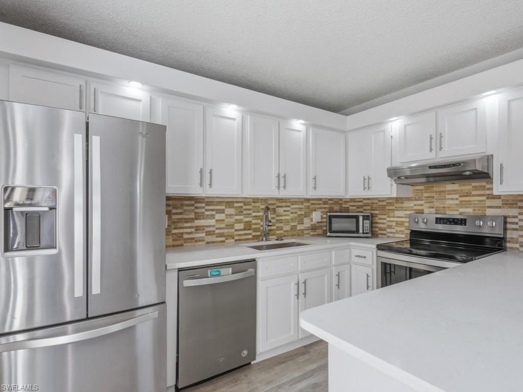 5247 Cedarbend DR 2, FORT MYERS, FL 33919 — exterior