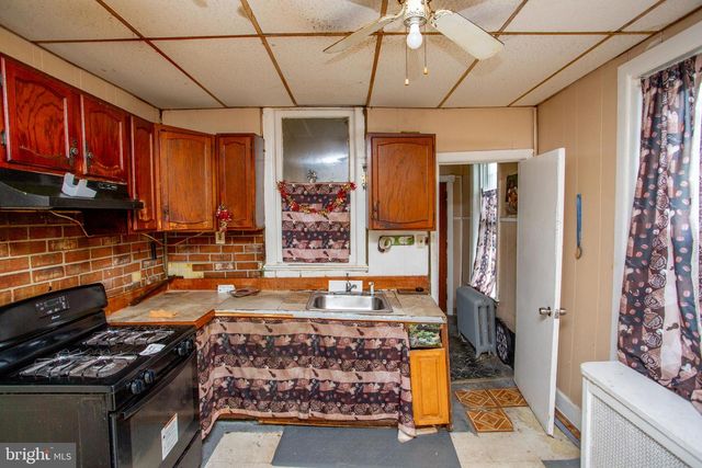 814 E WOODLAWN ST, Philadelphia, PA 19138