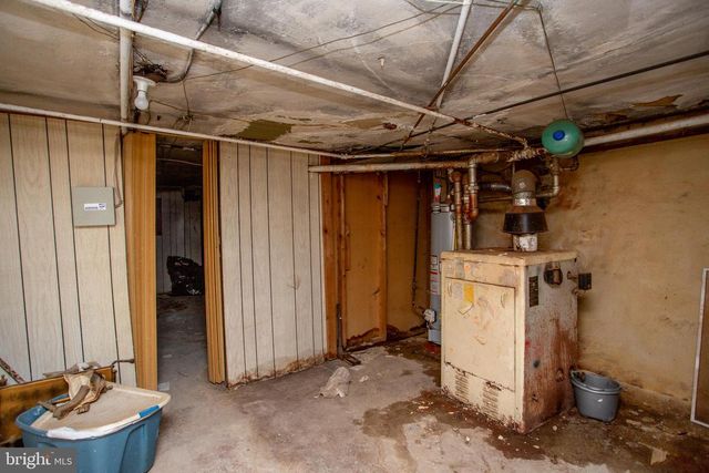 814 E WOODLAWN ST, Philadelphia, PA 19138