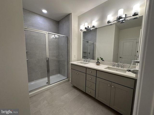 61 KAY CHIARELLO WAY, Hamilton, NJ 08690