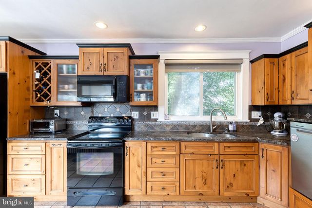 1704 LINCOLN DR, Halethorpe, MD 21227