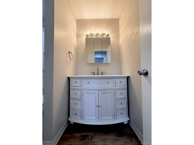 512 Vance St A, Lakewood, CO 80226
