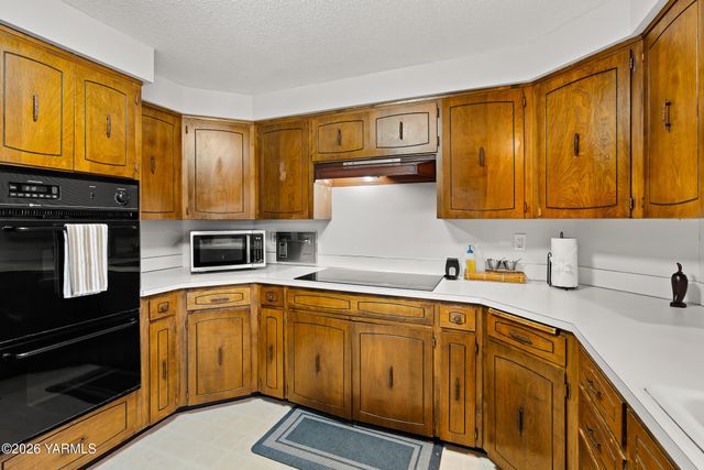 3504 Marks Rd, Yakima, WA 98903