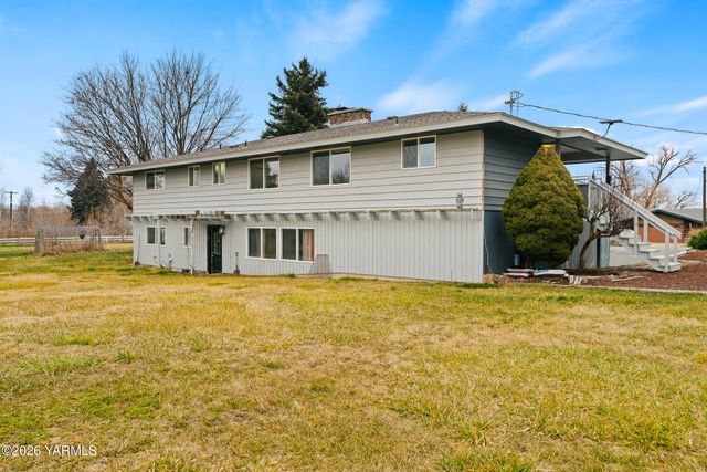 3504 Marks Rd, Yakima, WA 98903