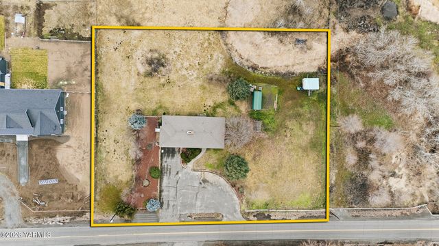 3504 Marks Rd, Yakima, WA 98903