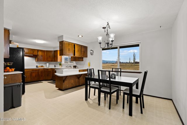 3504 Marks Rd, Yakima, WA 98903