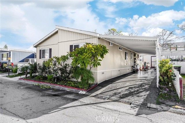 2851 S La Cadena Drive 26, Colton, CA 92324