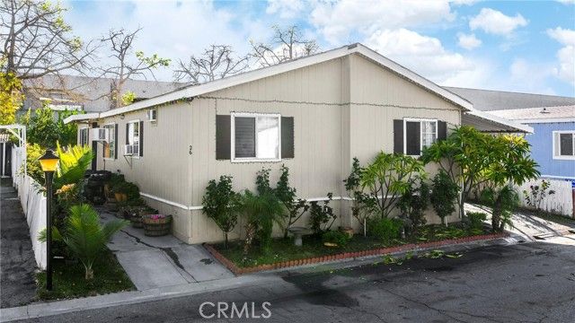 2851 S La Cadena Drive 26, Colton, CA 92324