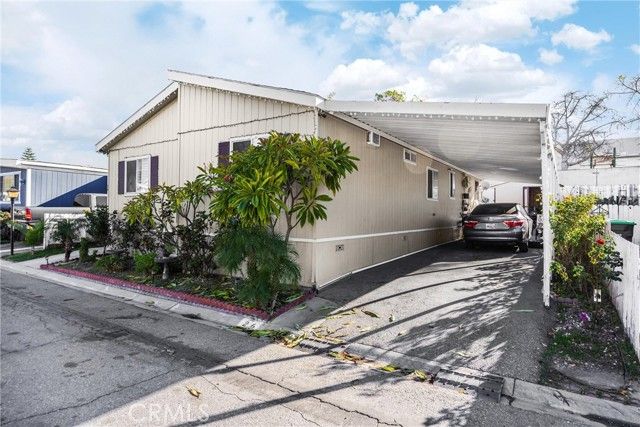 2851 S La Cadena Drive 26, Colton, CA 92324