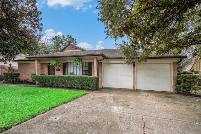 9647 Meadowland Drive, Houston, TX 77063