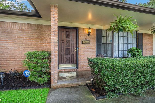 9647 Meadowland Drive, Houston, TX 77063