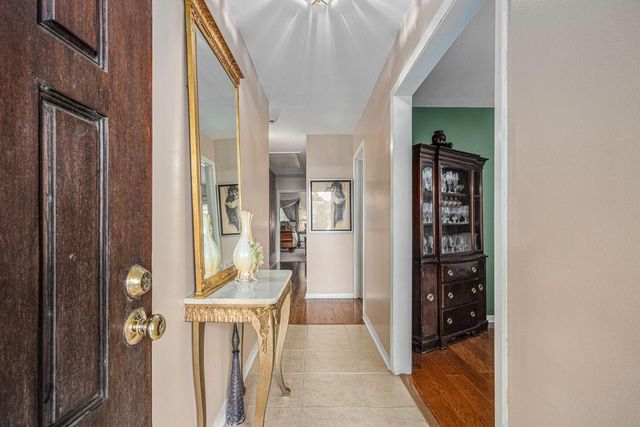 9647 Meadowland Drive, Houston, TX 77063