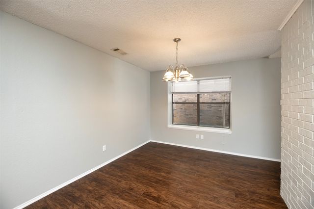 200 Caprock Drive, Arlington, TX 76018