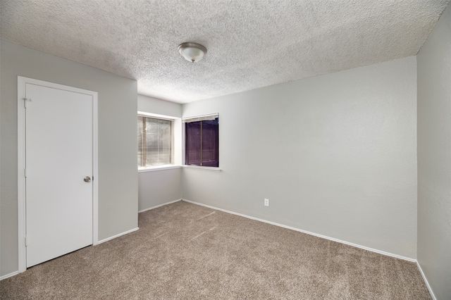 200 Caprock Drive, Arlington, TX 76018