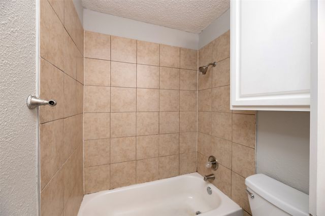 200 Caprock Drive, Arlington, TX 76018