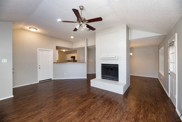 200 Caprock Drive, Arlington, TX 76018