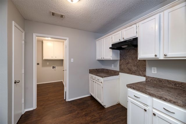 200 Caprock Drive, Arlington, TX 76018