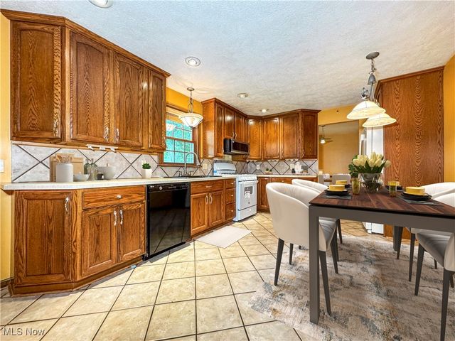 707 Oakridge Drive, Boardman, OH 44512