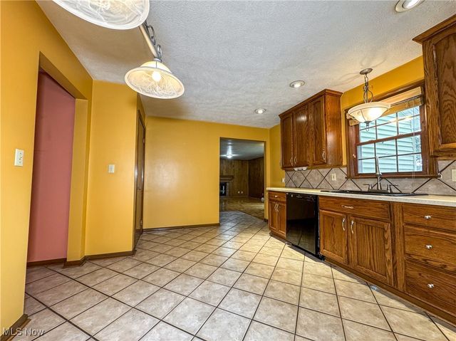 707 Oakridge Drive, Boardman, OH 44512