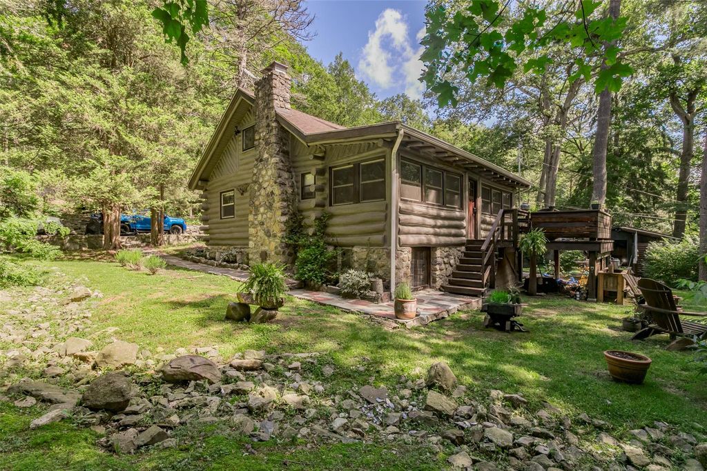 16 Serenity Road, Greenwood Lake, NY 10925