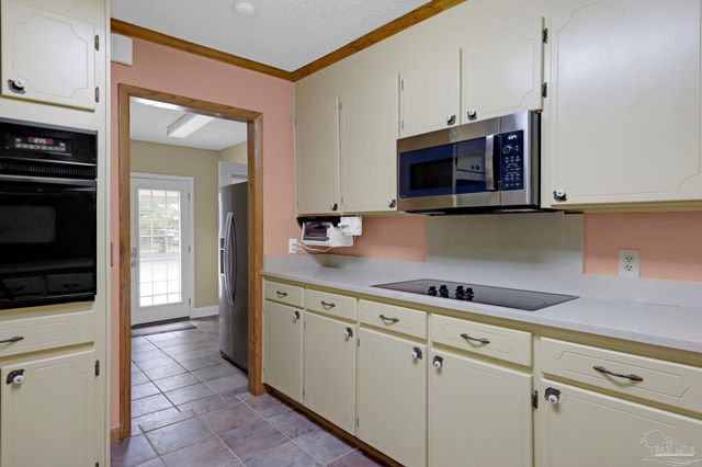 3338 Pursell Ln, Pensacola, FL 32526