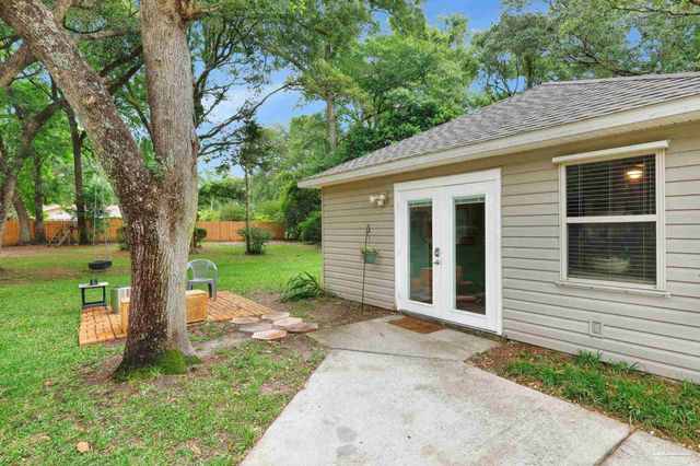 3338 Pursell Ln, Pensacola, FL 32526