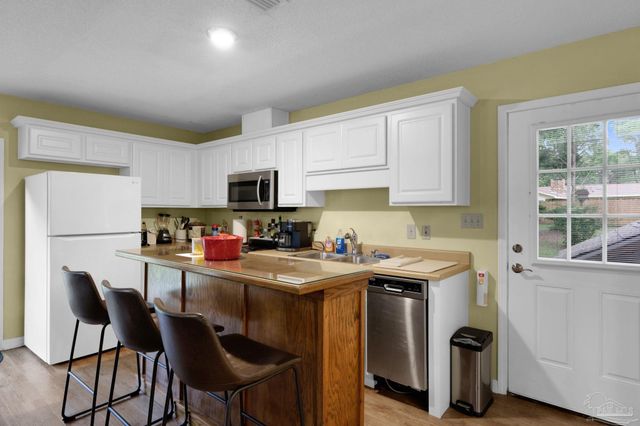 3338 Pursell Ln, Pensacola, FL 32526