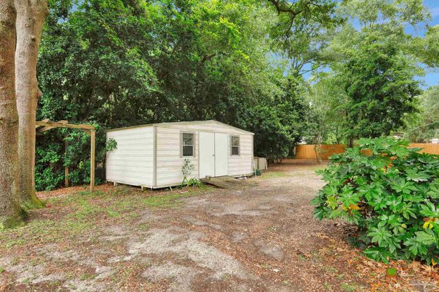 3338 Pursell Ln, Pensacola, FL 32526