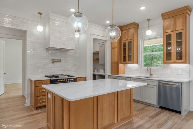 195 Creston Lane, Shreveport, LA 71106