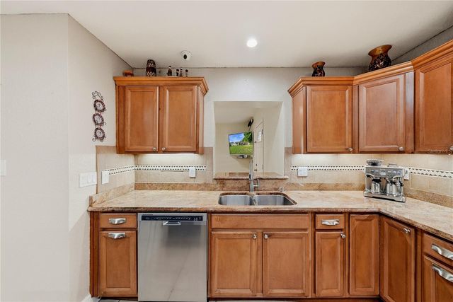 3006 W SAINT CONRAD STREET, Tampa, FL 33607