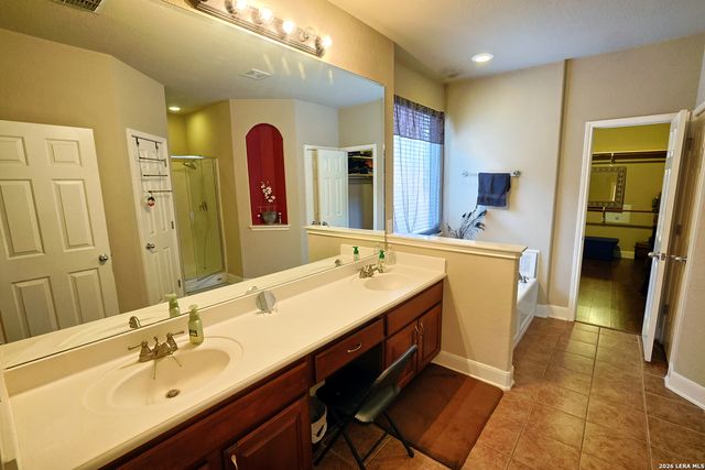 3422 Pinnacle Dr, San Antonio, TX 78261