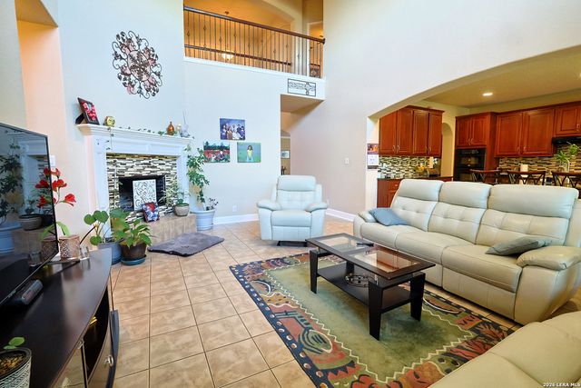 3422 Pinnacle Dr, San Antonio, TX 78261