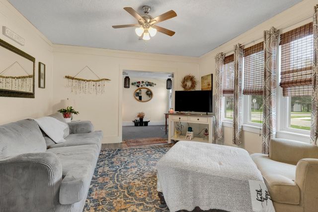 1605 E Clark Street, Warsaw, IN 46580