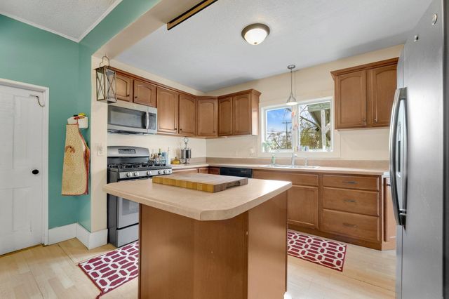 1605 E Clark Street, Warsaw, IN 46580