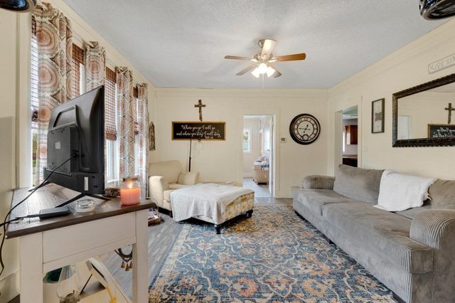 1605 E Clark Street, Warsaw, IN 46580