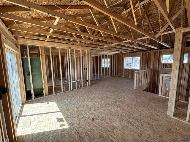 865 BUSHNELL CT, Box Elder, SD 57719