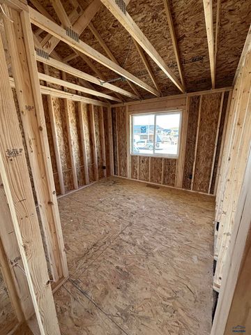 865 BUSHNELL CT, Box Elder, SD 57719