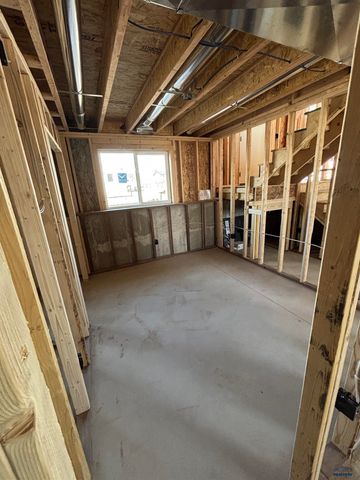 865 BUSHNELL CT, Box Elder, SD 57719