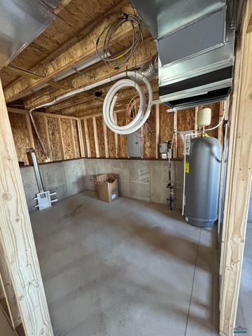 865 BUSHNELL CT, Box Elder, SD 57719