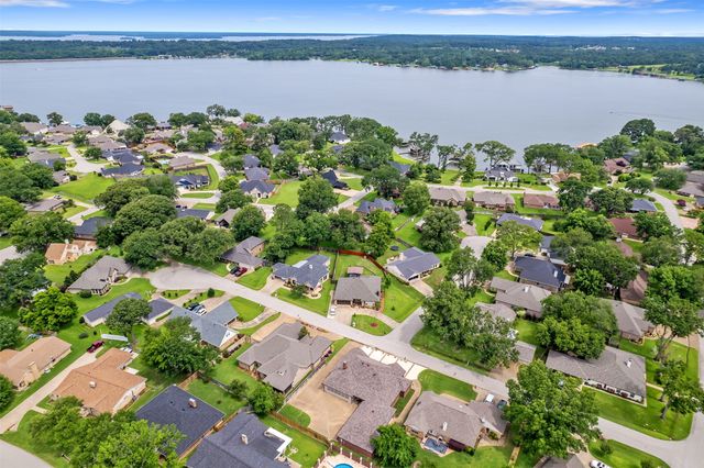105 Holly Hill Lane, Bullard, TX 75757