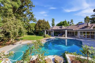 8800 Saint Cloud Lane, Bakersfield, CA 93311