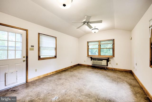 307 E ROUMFORT RD, Philadelphia, PA 19119